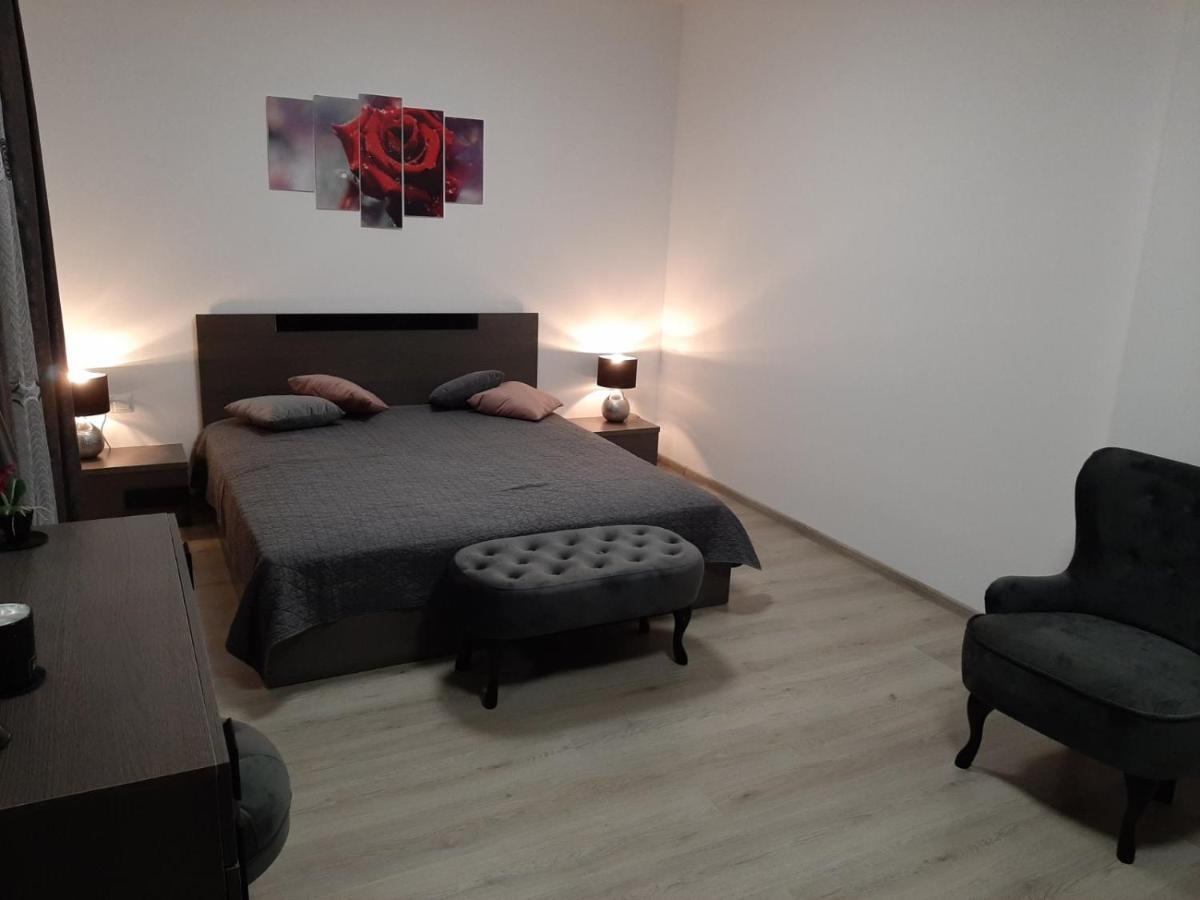 Апаратамент Deluxe1 Apartment Saints Constantine and Helena Bagian luar foto
