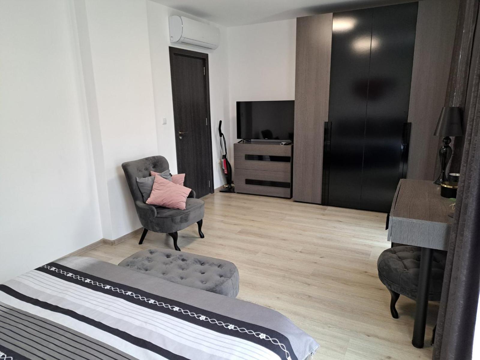 Апаратамент Deluxe1 Apartment Saints Constantine and Helena Bagian luar foto